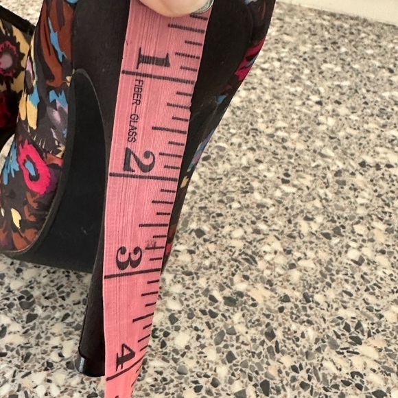 - Floral mixed Pattern detail high heels size 7 used hot tin roof ladies - Picture 7 of 16